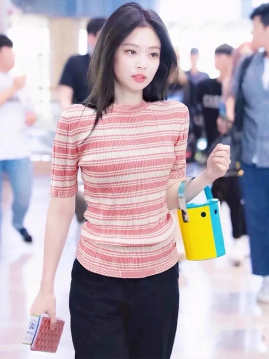 

Женская трикотажная футболка Jennie в розовую полоску, цветная блузка с буквами, круглая, Ne ort Sve, облегающий корейский топ Faion