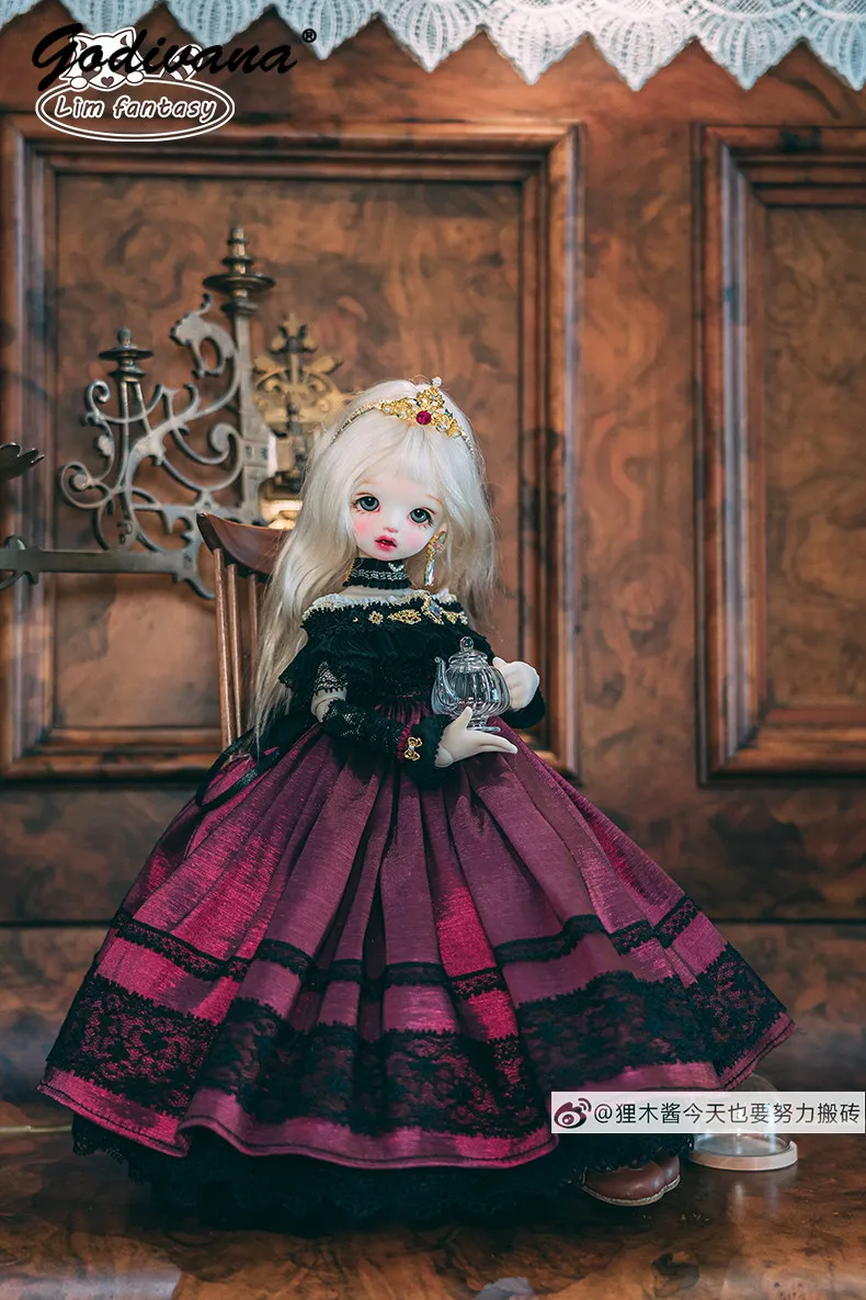 Vintage Gothic Royal BJD Doll Clothes Heavy Elegant Off‑Shoulder Lace Court Gown Choker Arm Cuffs Crown Set for 1/5 BJD Doll