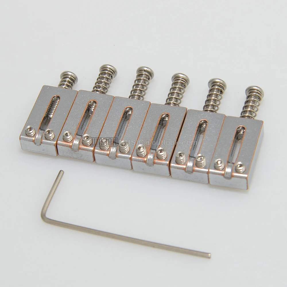 Guitarra elétrica Ponte Saddles Latão com cor cromada Um conjunto de 6pcs 10.5/10.8MM Tremolo peças para substituição de guitarra ST