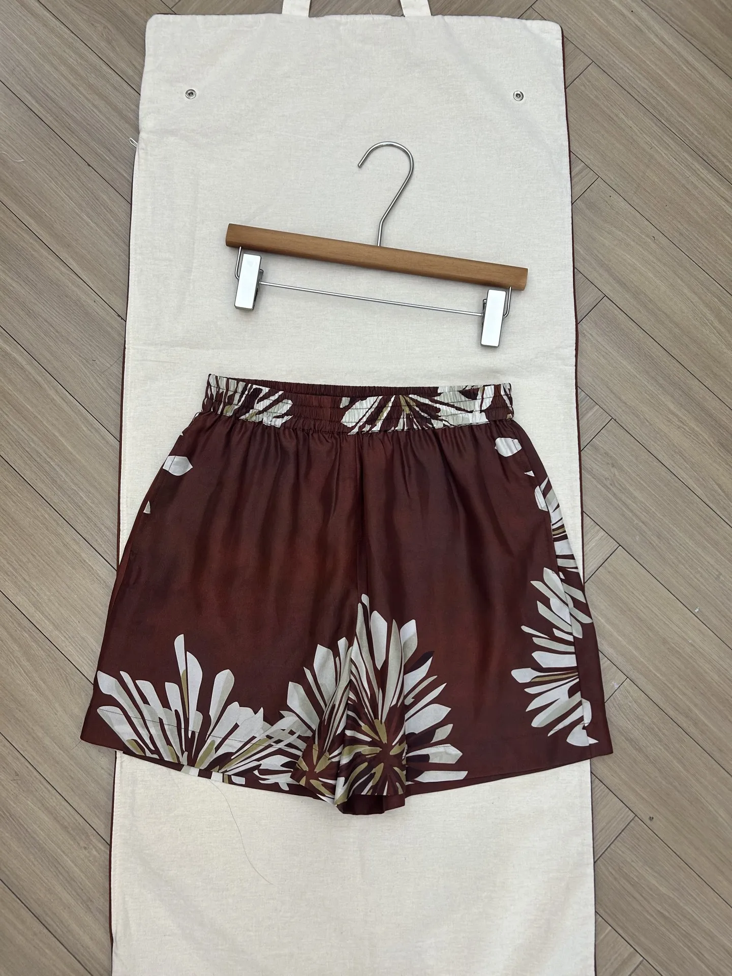 2026 New Women'S Retro Printed Shirt And Shorts Set Loose, Casual, Versatile, Fashionable Two Piece Vacation Set