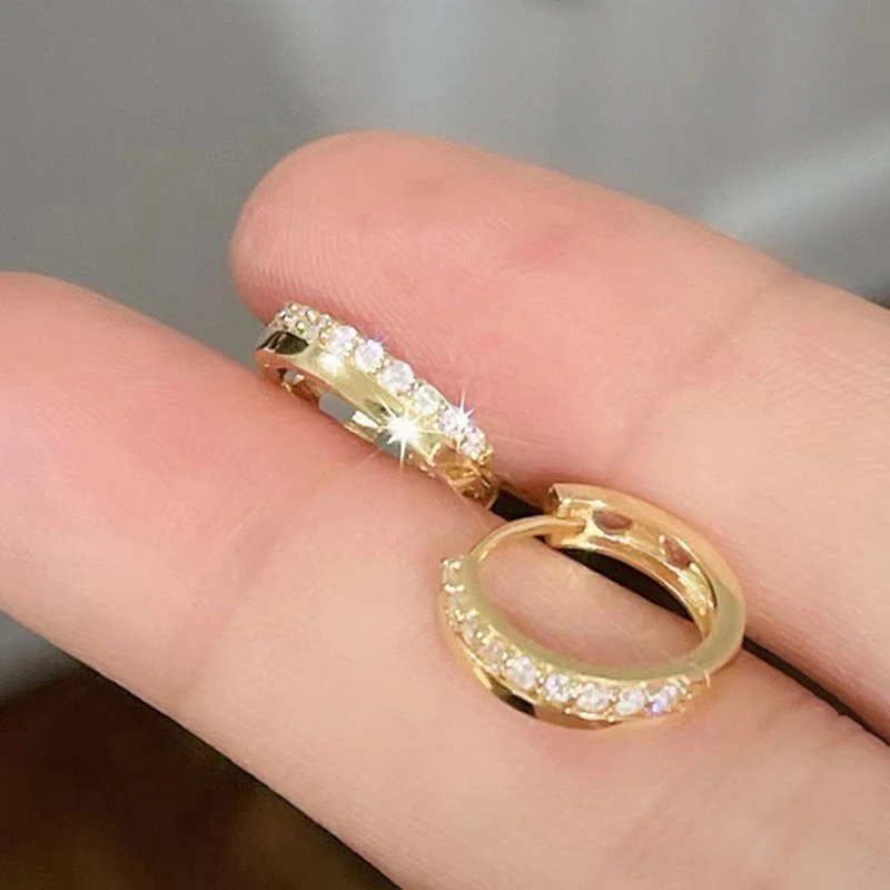 Huitan Chic Creolen aus Metall in Goldfarbe/Roségoldfarbe, moderne modische Damen-Kreisohrringe mit brillantem CZ-Schmuck