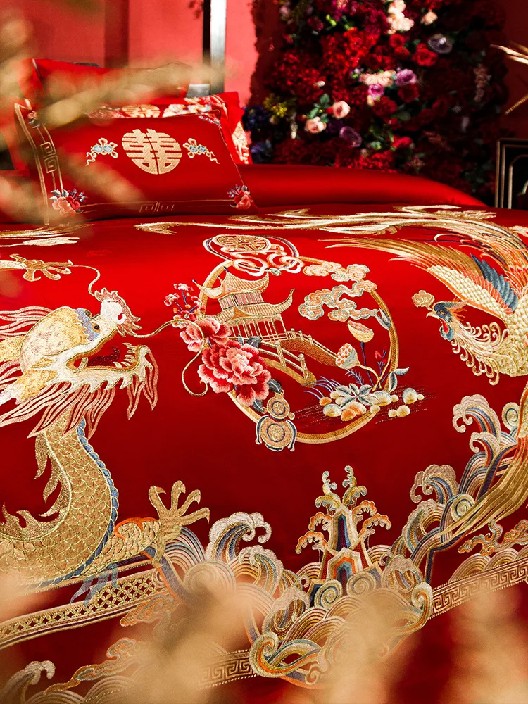 Home Textiles Wedding Four-piece Red Dragon and Phoenix Embroidery Happy Quilt Wedding  Bedding