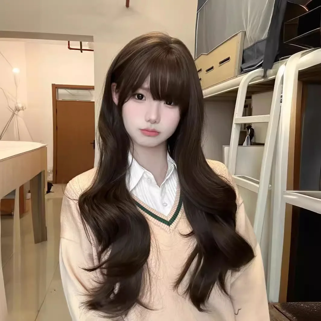 Daily Wear Suitable For Round Faces Featuring Long Wavy Hair With Big Curls A Korean Style And Air Bangs With Water Ripple-like