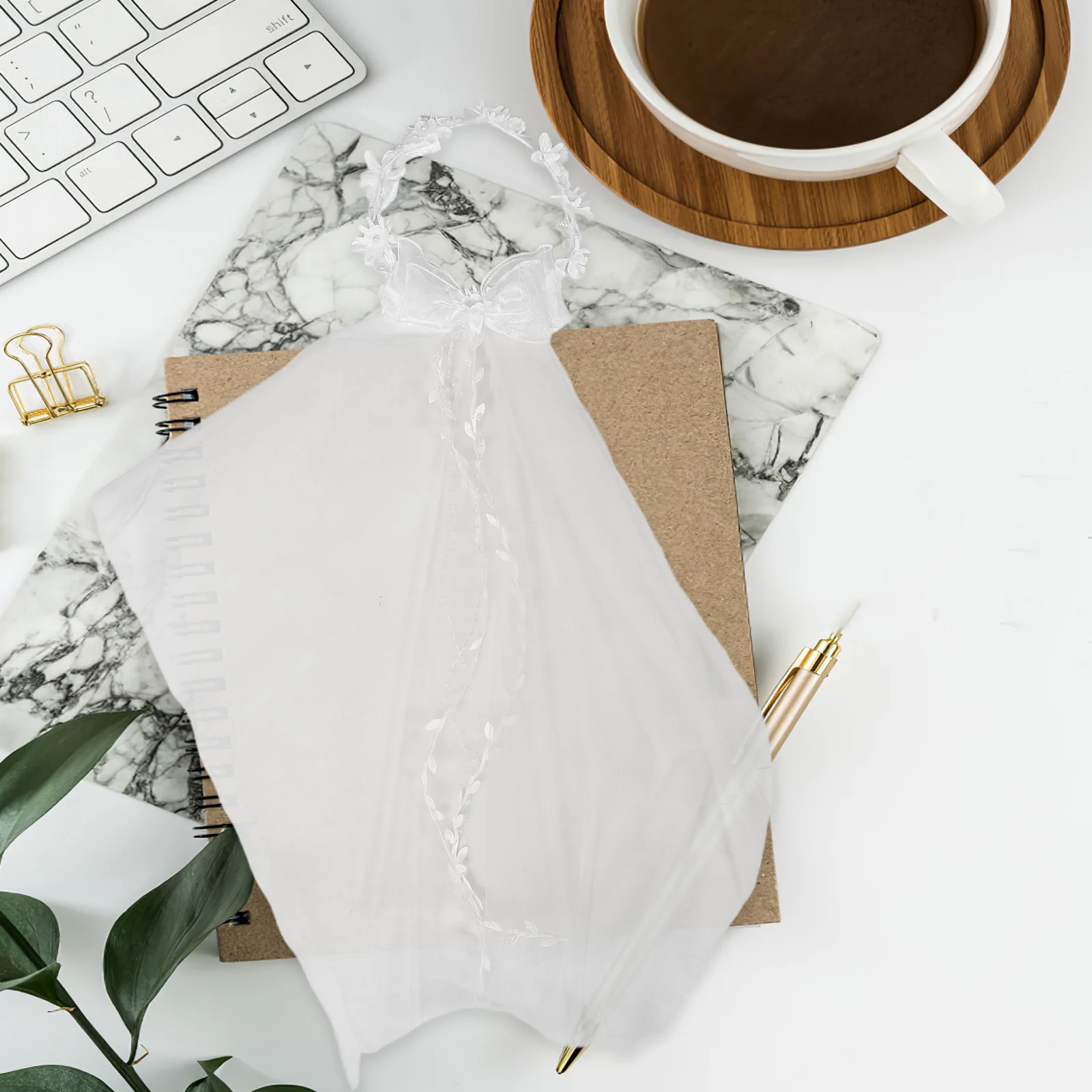 

Bridal Wedding Veil Floral Crown White Bow Elegant Pearl Headpiece for Bachelorette Party Photography Brides Hair Accessories