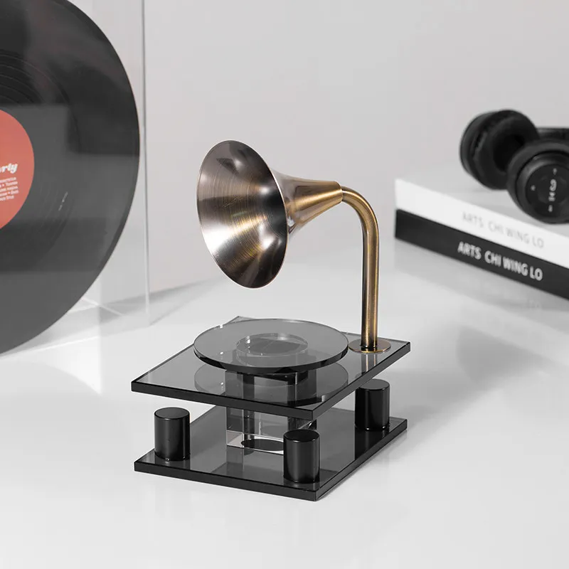 Nordic Metal Vintage Gramophone Ornament Stylish Phonograph Decor For Room Showroom Office Niche Modern Art Decoration Craft