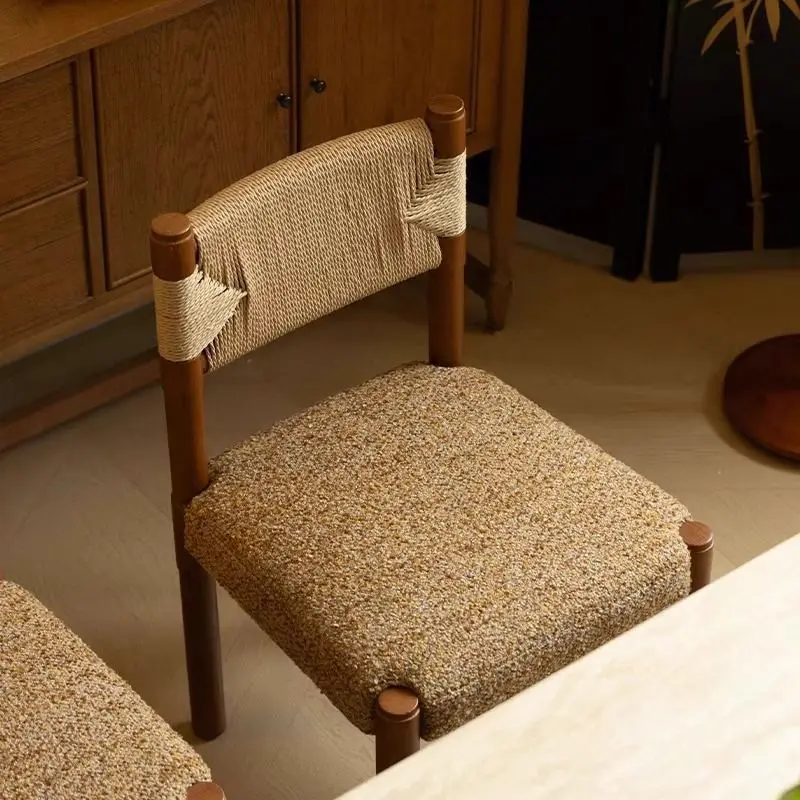 كرسي طعام من الخشب الصلب على الطراز الفرنسي القديم شقة صغيرة كرسي خلفي للمنزل على الطراز المتوسط والقديم