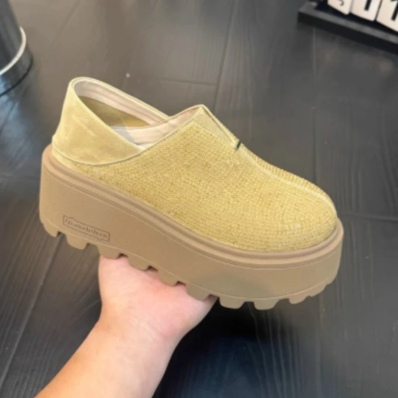 Женская модная обувь на одинарной платформе, новинка 35–40, повседневная обувь с круглым носком и глубоким вырезом, удлиняющая пригородная обувь на толстой подошве