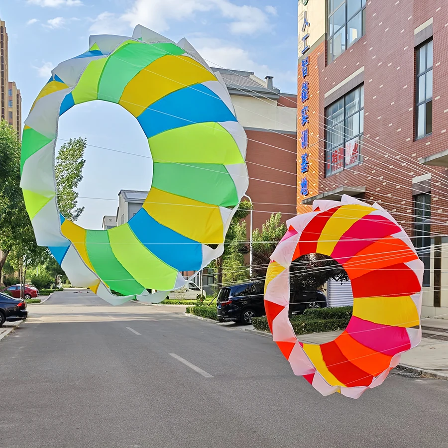 Grande e durável pipa listrada arco-íris