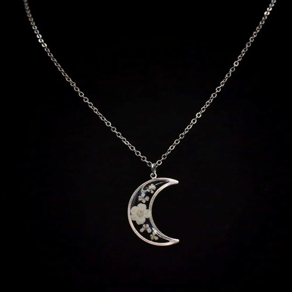 Transparent Epoxy Resin Dried Flowers Stainless Steel Crescent-shaped Pendant Necklace for Women Mother's Day Gift Charm Jewelry
