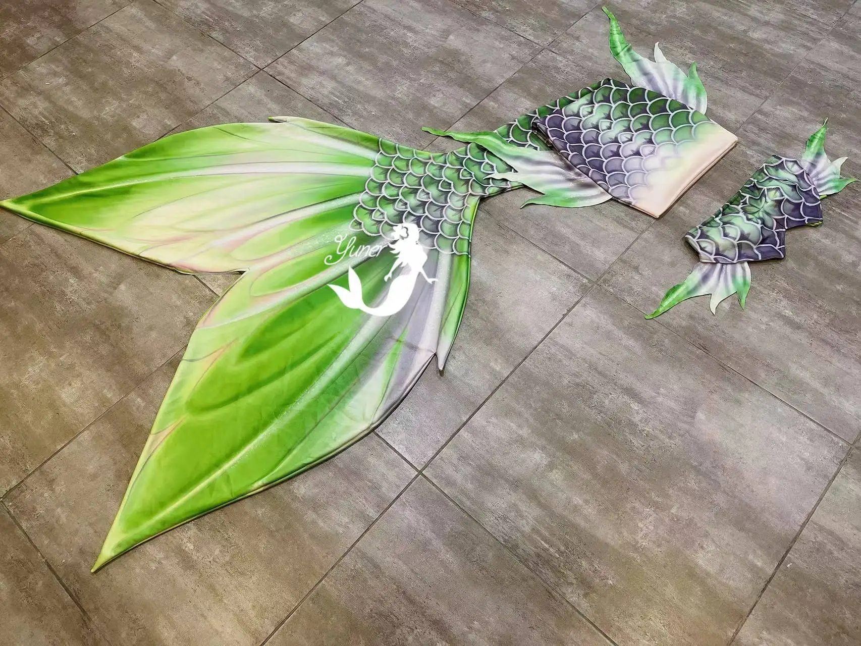 

Original Mermaid Keel Fish Tail Free Diving Big Fish Tail Aurora Suitable For Aquarium Mermaid Performance Show Diving Swimsuit