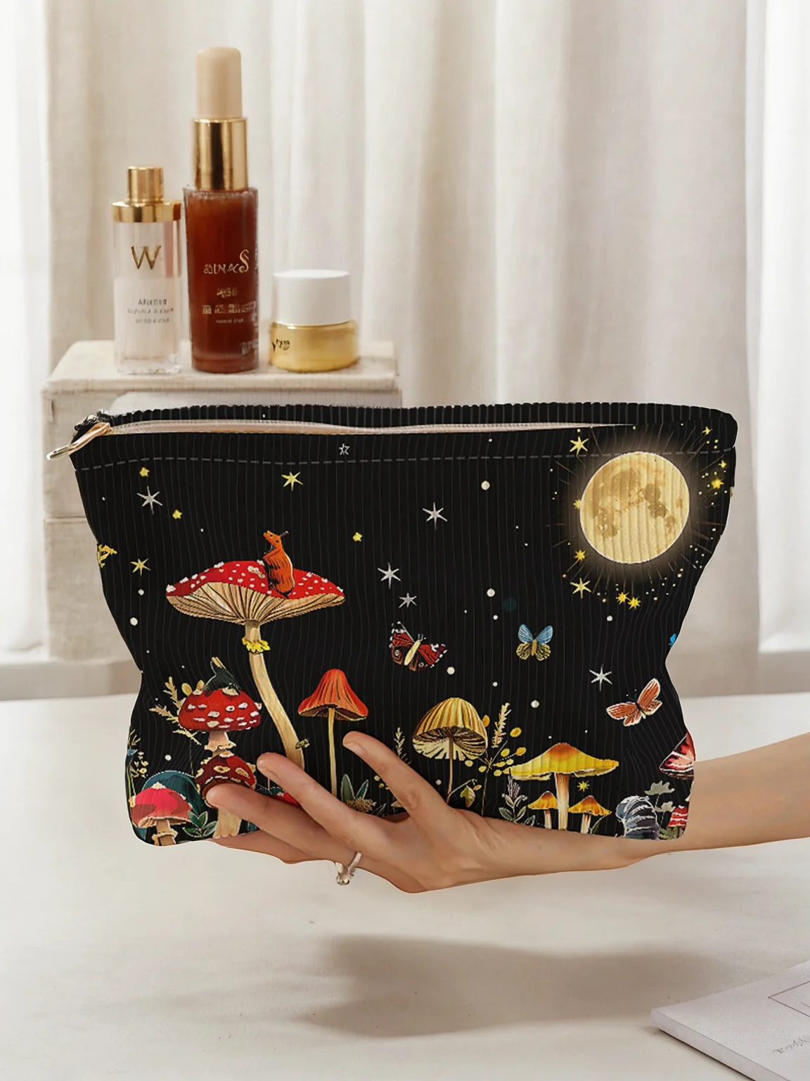 1pc，Mushroom Forest Pattern Corduroy Zipper Makeup Bag, Lightweight Multi functional Makeup Storage Bag