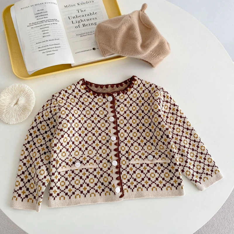 New baby clothing for spring and autumn seasons, 0-3 year old girls, knitted small fragrant sweater jacket