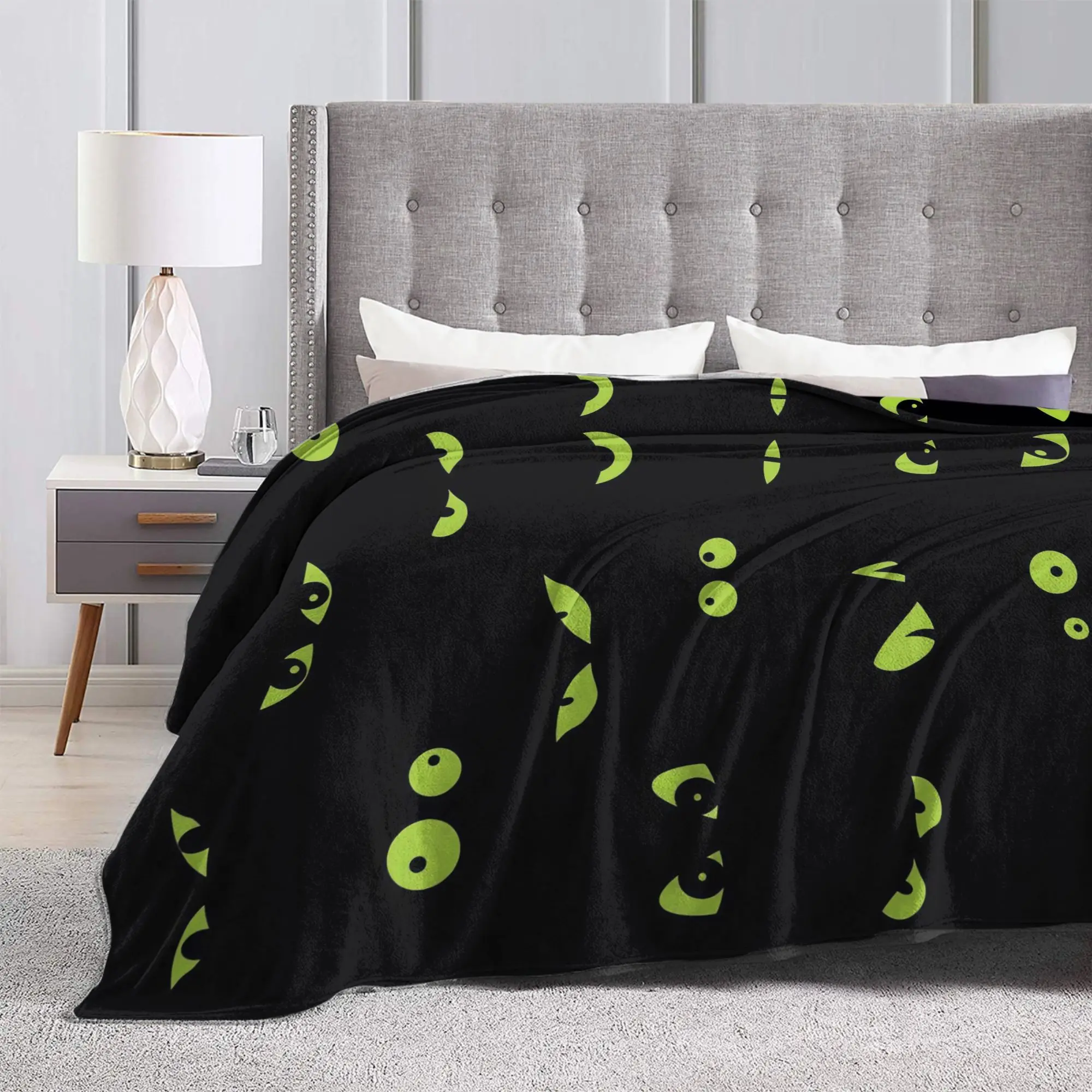 Horror Monster Eyes Halloween Blanket Cover  Fleece Throw Blanket Summer Air Conditioning Portable Soft Warm Bedspread