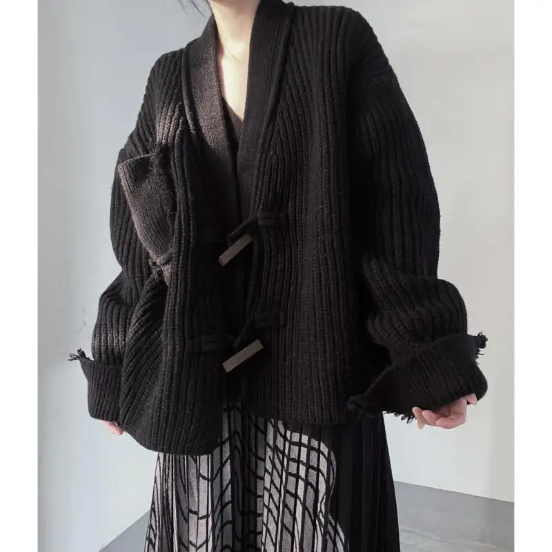 

Мужской зимний вязаный свитер оверсайз с круглым вырезом и длинными рукавами, с японскими деревянными пуговицами, новый дизайн