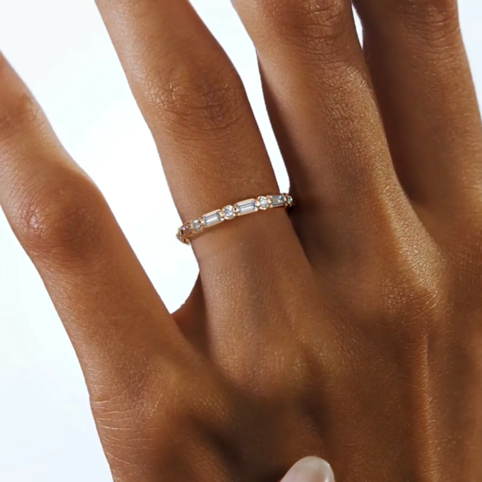 MUSHAN Luxury  Emerald Cut Round Full Inlay Wearing Row Ring ins Popular s925 Sterling Silver Moissanite Ring Women