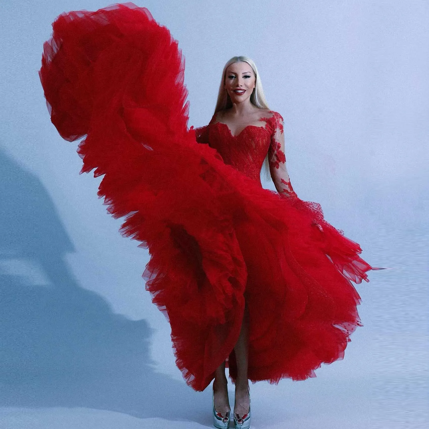 Flame Red Ruffle Bridal Shower Dress Sheer Neck Lace Long Wedding Party Dresses Bride Photoshoot Dress فساتين سهرة