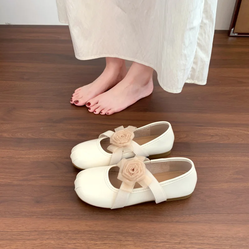 2025 Otoño Invierno blanco nuevo zapatos planos Mary Jane para mujer zapatos de Ballet con correa Floral estilo Retro francés zapatos elegantes bailarinas