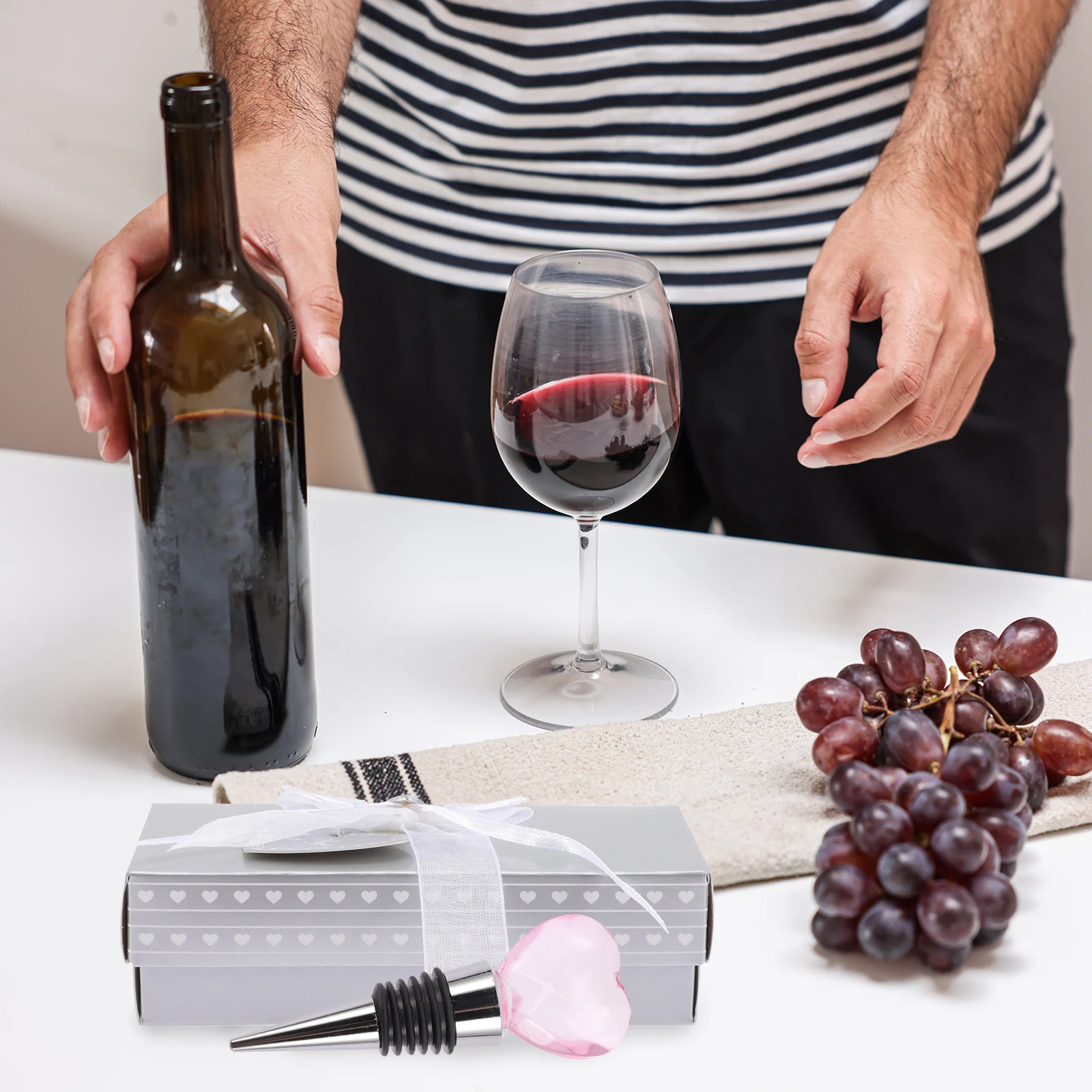 

Elegant Heart Shaped Wine Stopper for Wine Bottle Preservation Decorative Party Wedding Guest Favor Accessory