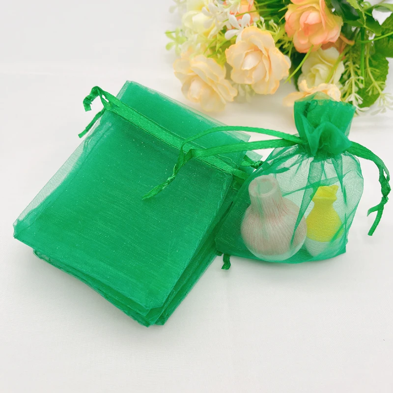 Organza Natal Gift Bags, Drawstring Embalagem Bolsa para Favores Do Casamento, Saquinho De Armazenamento De Doces, Fontes Do Partido, Grama Verde, 100Pcs