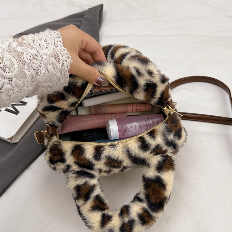 حقيبة يد صغيرة العلامة التجارية مصمم فو الفراء حقيبة لينة أفخم حقيبة كتف الشتاء بولسا الأنثوية 2025 جديد رقيق Crossbody محفظة الهاتف #2