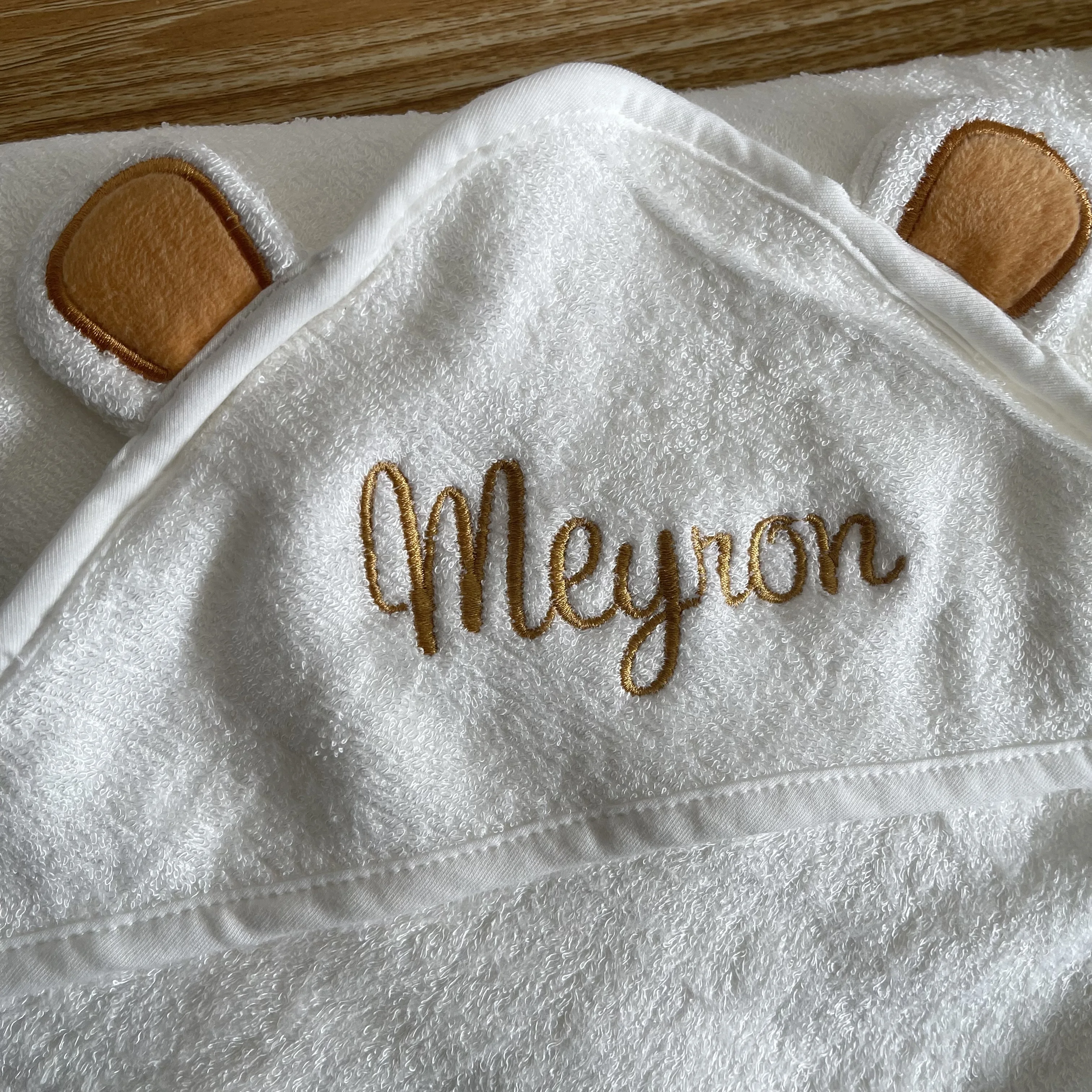 Newborn Gift Hat Cloak Wearable Bath Towel Personalized Baby Bath Towel for Boys and Girls Embroidered with Name Walking Blanket