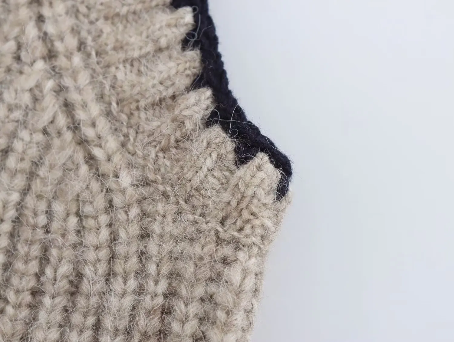KONDALA Chic Khaki Bow Button Women Knitwear Fashion 2024 Women Vest Outwear Fashion 2024 Sleeveless Winter Knit Casual Sweater