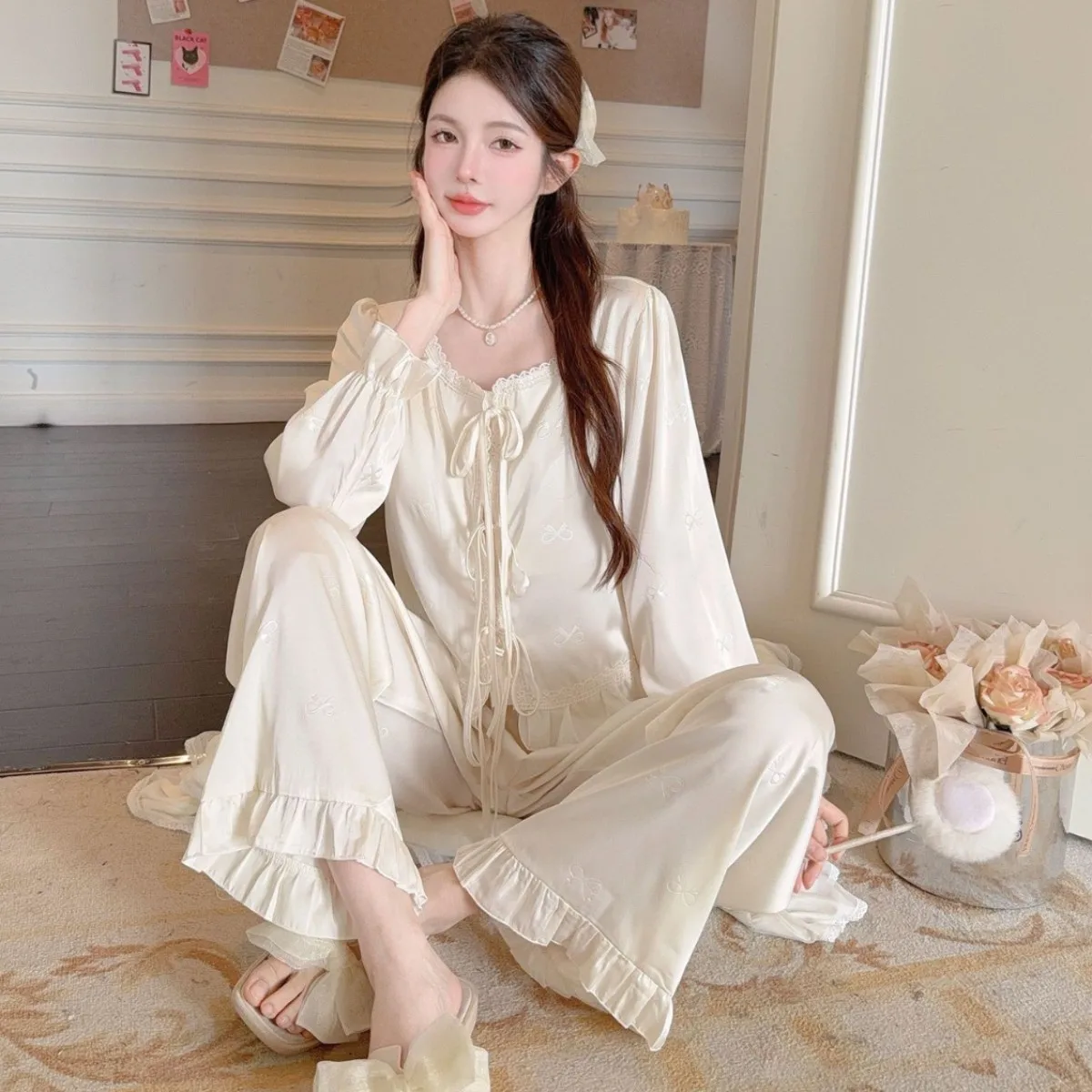 طقم بيجامات حريري للسيدات ملابس منزلية مثيرة مُزينة بالدانتيل وأكمام طويلة بنطلون بيجامات بدلة ربيع جديدة ملابس صالة فضفاضة ملابس نوم