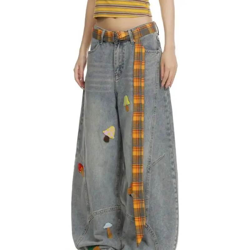 กางเกงยีนส์ปักลายการ์ตูนสำหรับผู้หญิง ดีไซน์ใหม่สำหรับฤดูใบไม้ร่วงและฤดูหนาว ทรงขากว้าง เอวสูง ทรงหลวม ไซส์พลัส ทรงตรงเข้ารูป