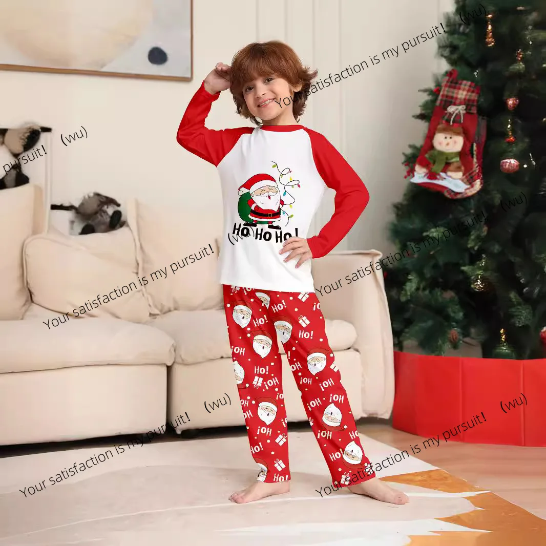 ชุดนอนลำลองสำหรับพ่อแม่ลูก ลายซานต้า คอกลม แขนยาว สีแดงและสีขาวตัดกัน