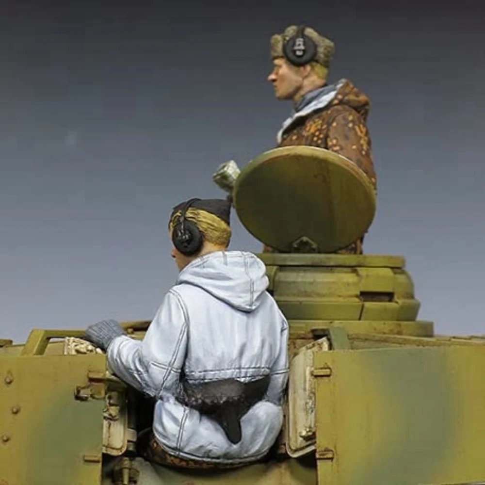 

1/35 Resin Figure Unpainted Model Kit, World War II Military themed Winter Kit, Unassembled and unpainted GK,