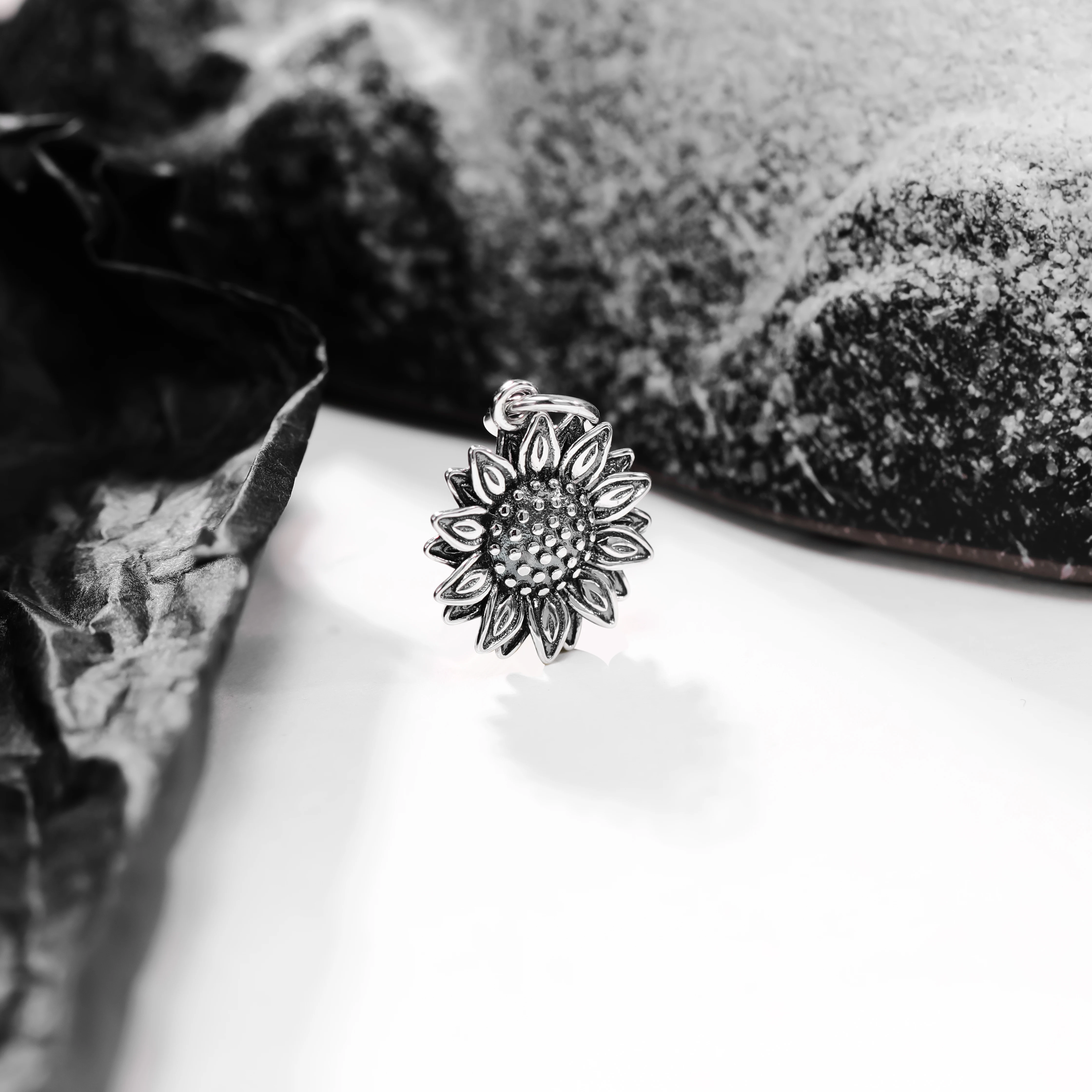 

DJ016 genuine 925 sterling silver exquisite fashion DIY silver jewelry vintage Wild Sunflower pendant