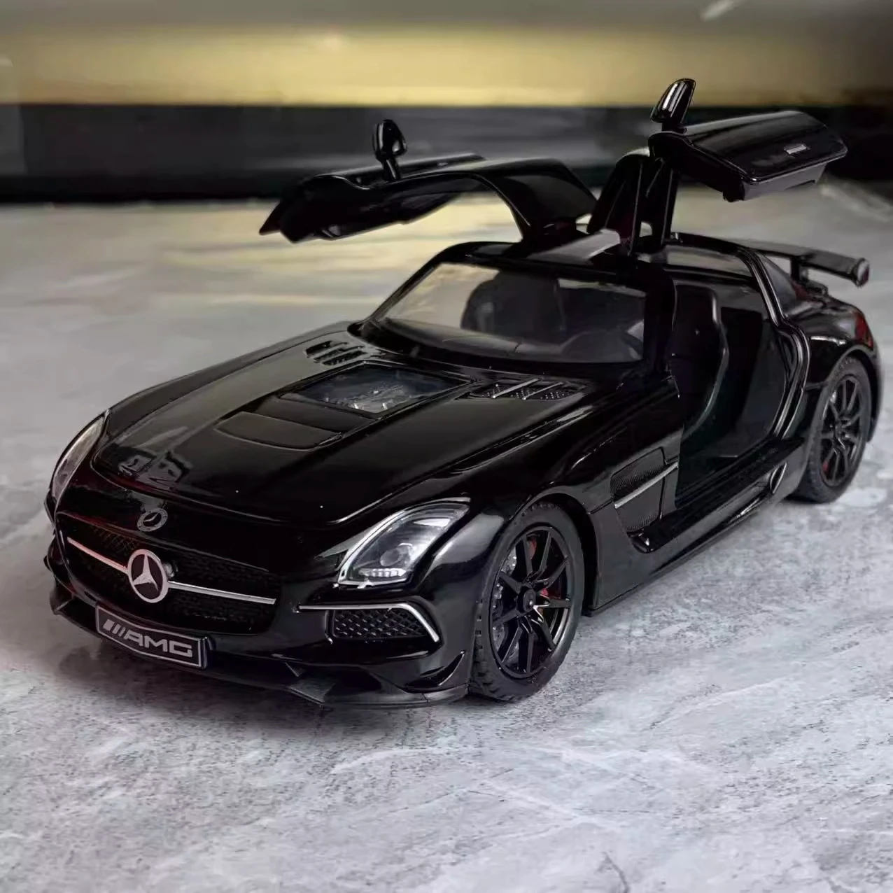 1:24 SLS Supercar modified version alloy car model pull back sound and light high-end toy store display boyfriend gift