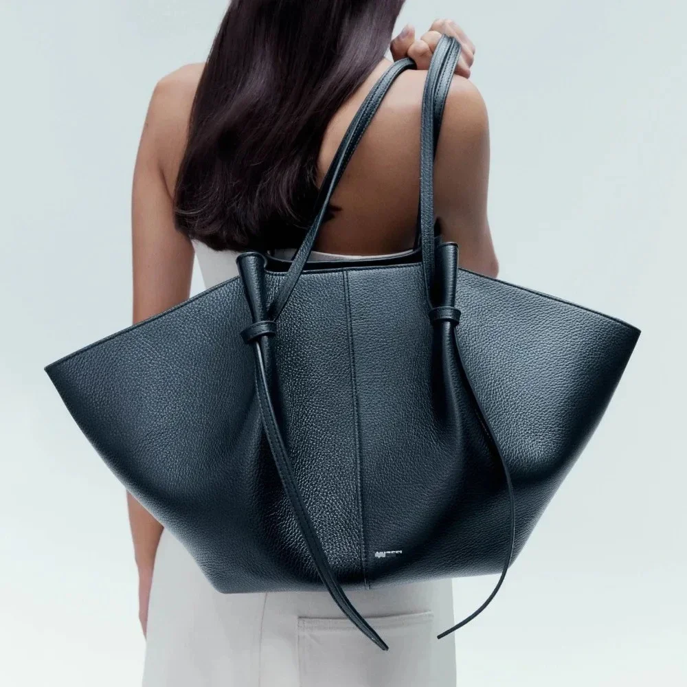 

Sac à main en cuir de vache pour femmes, 2025 fourre-tout de luxe de styliste,sac rétro à bandoulière simple de grande capacité