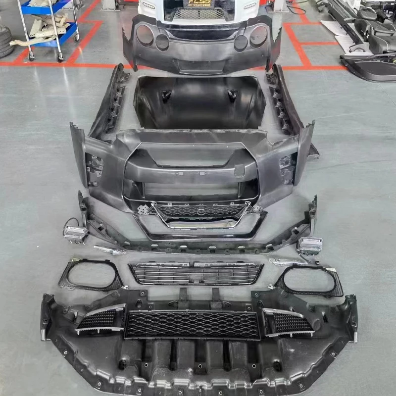 R35's Original Full Nismo Body Kit and Track Edition Body Kit Upgraded Body Kit