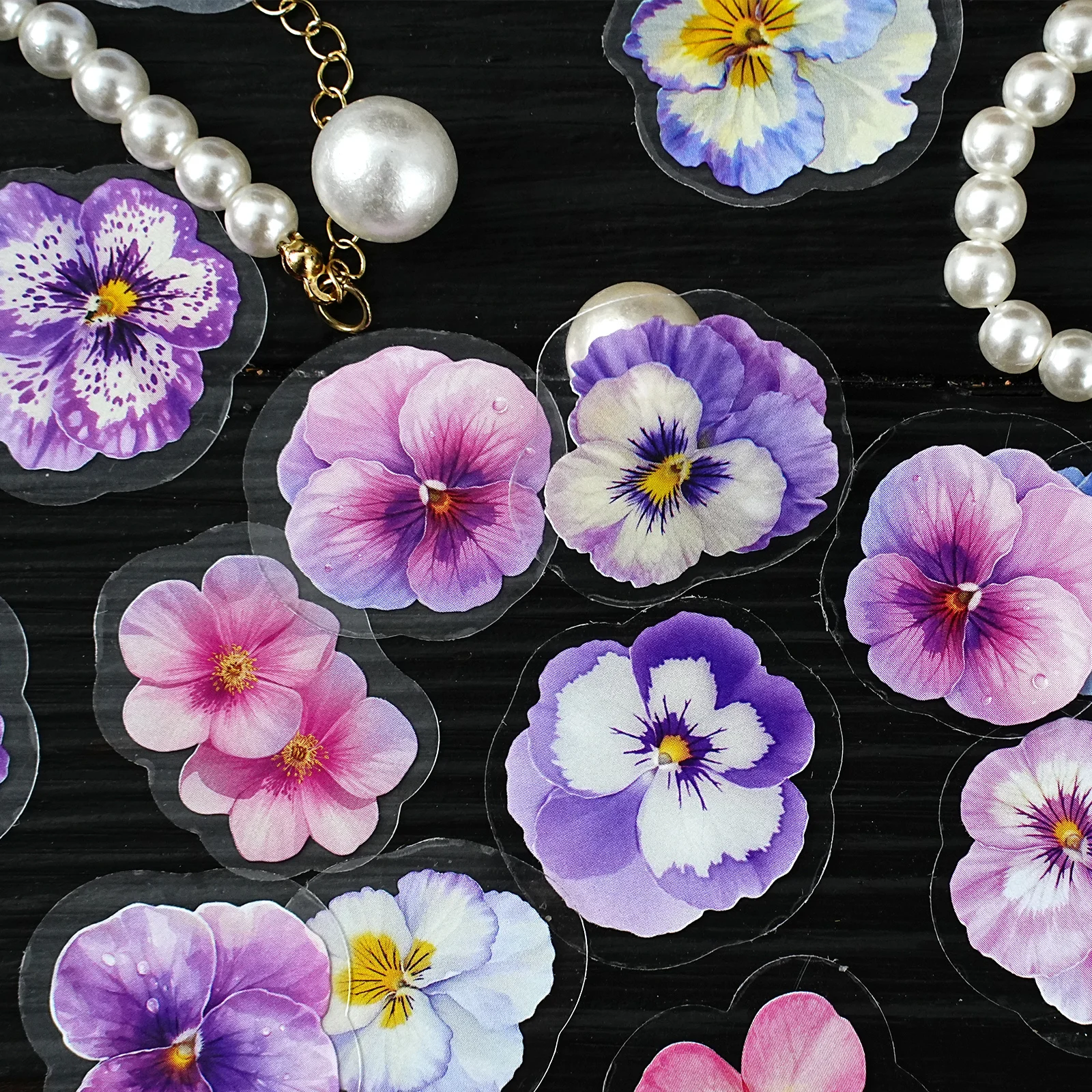 ملصقات Etori Life Romantic Things المائية Pansy 50 قطعة من ملصقات تزيين دفتر الملاحظات المجلية لأجهزة الكمبيوتر المحمول وزجاجة المياه وملصقات الهاتف وحقيبة السفر وألبوم الصور وحقيبة الورق واللوازم المدرسية وحفلات الألعاب اليدوية