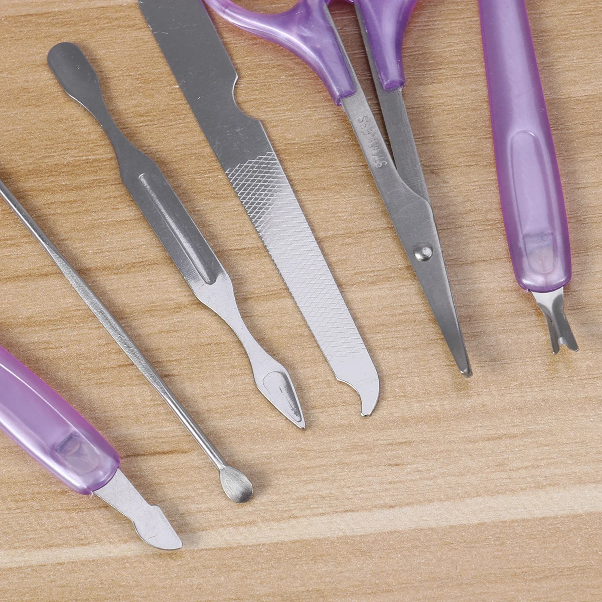 8-in-1 Professionelles Nagel-Maniküre-Set in Apfelform, durchsichtige Aufbewahrungsbox, Edelstahl-Haarschneidemaschine, Schere, Pinzette, Spiegel, Reisen