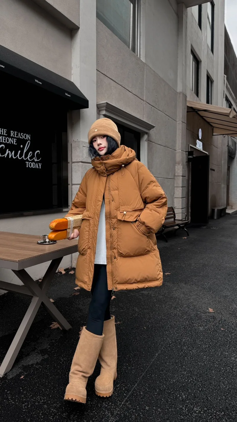 

CXFS Осень Зима 2025 Новый легкий пуховик женский теплый свободный комплект из 90% белого утиного пуха с капюшоном короткое пальто