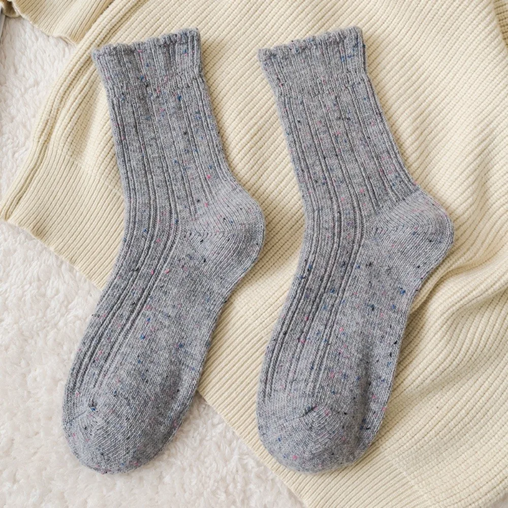 New Cotton Women's Winter Socks Thickened Retro Middle Tube Socks Warm Simple Stacked Sock Daily Wear