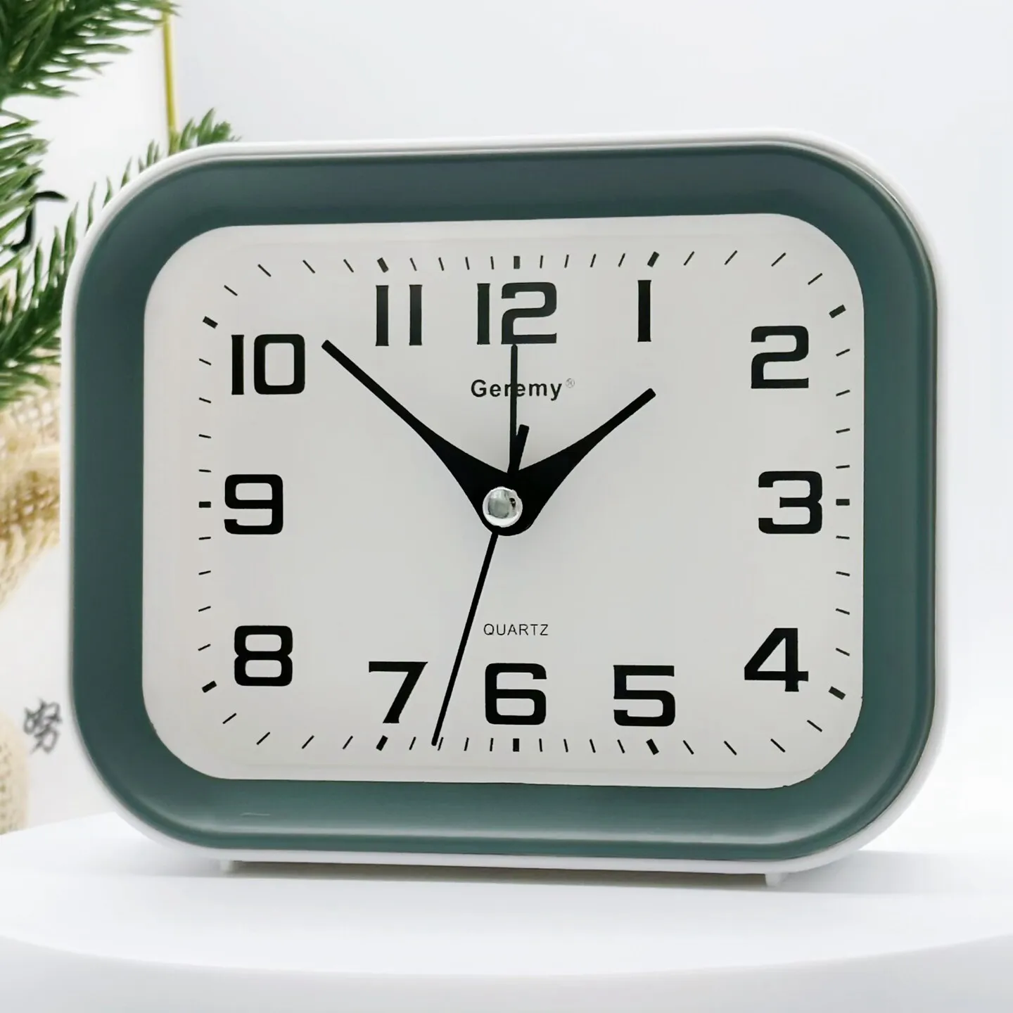 

Простой и элегантный настольный будильник с квадратным дизайном и крупным шрифтом для пожилых людей, для гостиной, спальни, студенческого и детского стола