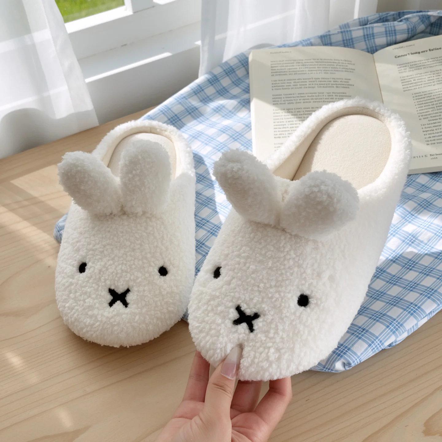 Уютные теплые тапочки Miffy с милым мультяшным дизайном, противоскользящие, для девочек, в стиле кавай, с изображением белого кролика.