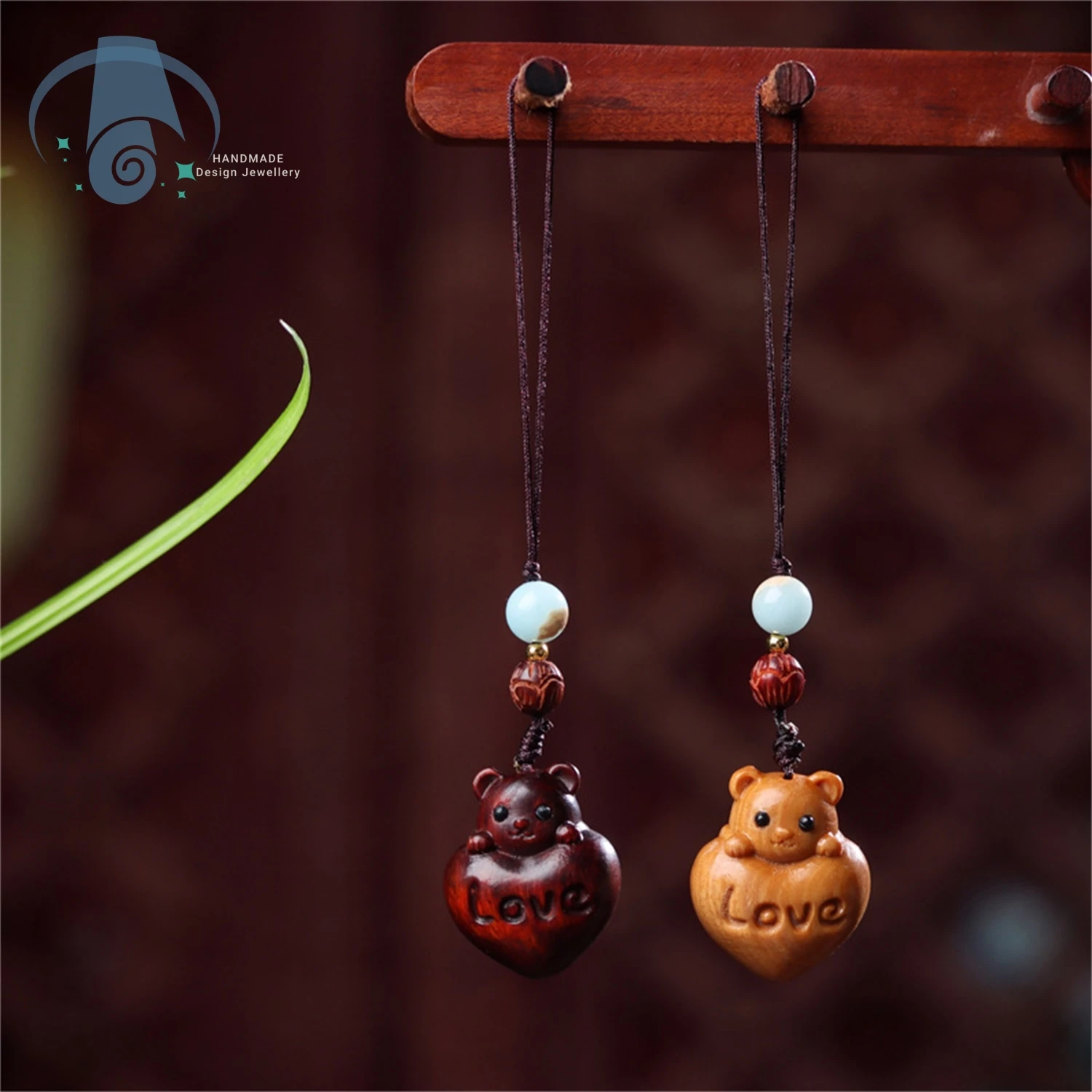 Натуральный деревянный мультяшный трехмерный прецизионный резной брелок в стиле ретро для мужчин и женщин Натуральный деревянный мультяшный трехмерный прецизионный резной брелок в стиле ретро для мужчин и женщин