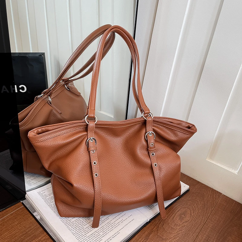 

High Capacity Commuting Shoulder Bag Female Top Quality Pu Leather Tote Classic Black Handbag Solid Color Underarm Sac A Mian