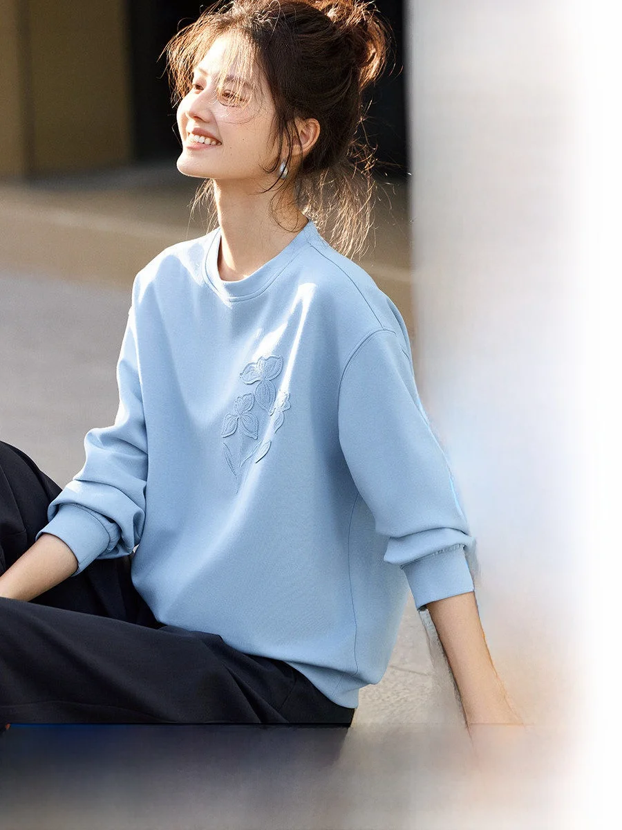 

Elegant round Neck Embroidered Long Sleeve Sweatshirt Women's Loose Slimming Casual Top XWI Spring 2026 Polyester Cotton Blend