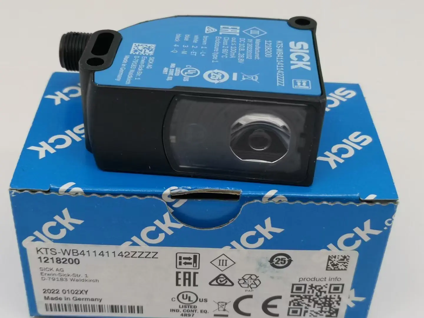 

Германия Датчик цветовой маркировки SICK KTS-WB41141142ZZZZ импортированный