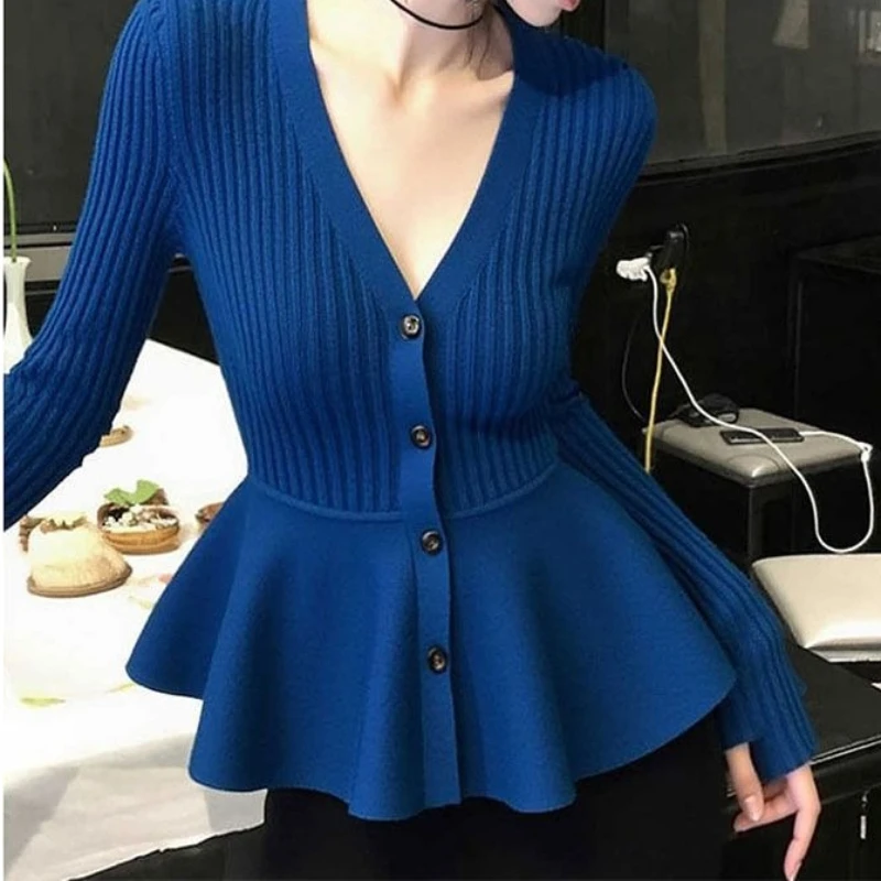 

2025 Winter Fashion High Knowledge Dressing Style Atmosphere Light Luxury Beautiful Knitted Top for Women