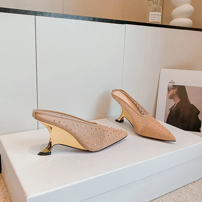 

Новый дизайн, туфли с острым носком, летние дышащие сетчатые туфли-лодочки, модные полутапочки на танкетке со стразами