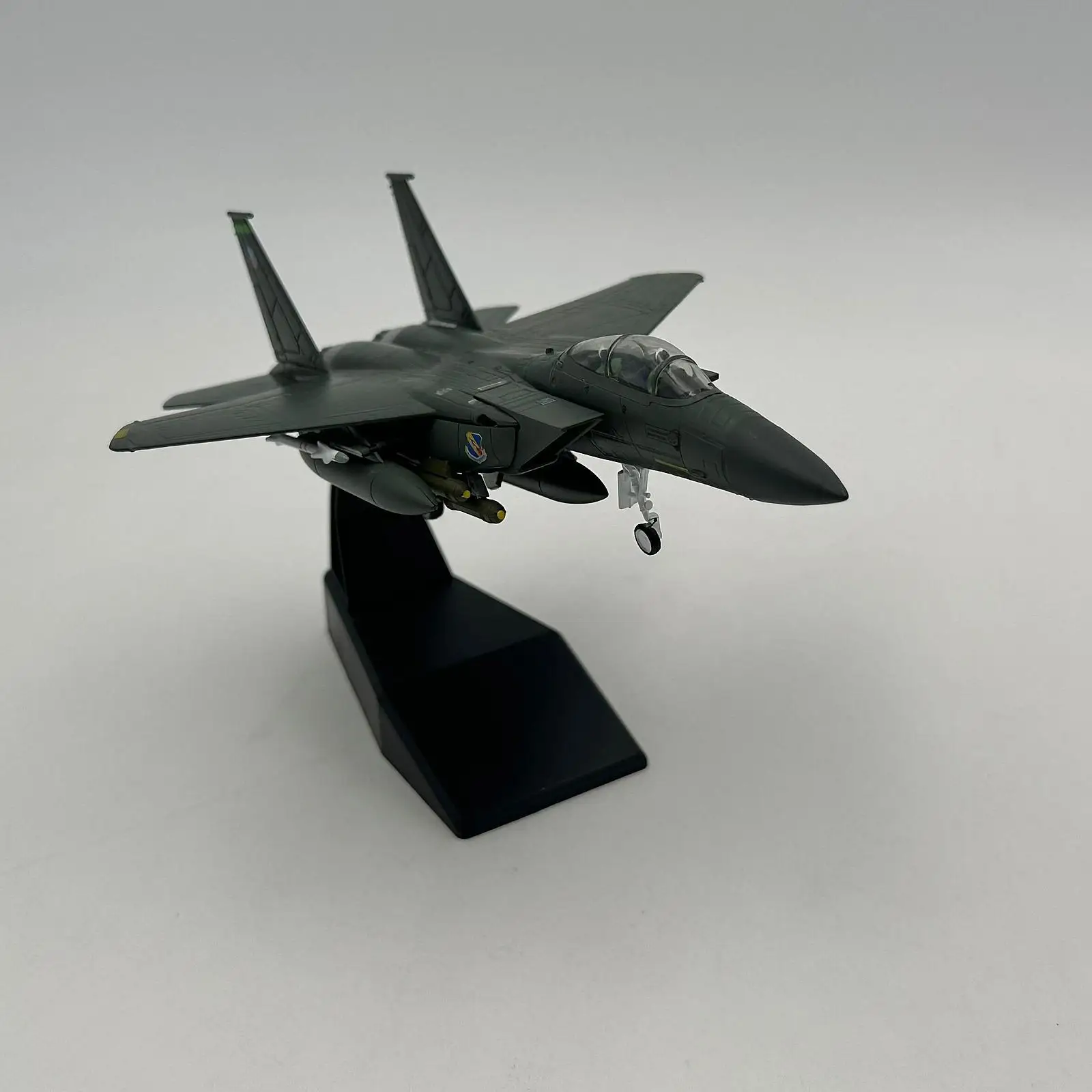 1:100 Fighter Jet Model Souvenir with Display Base Simulated Alloy Aircraft Model for Office Home Bookshelf Countertop Cabinet