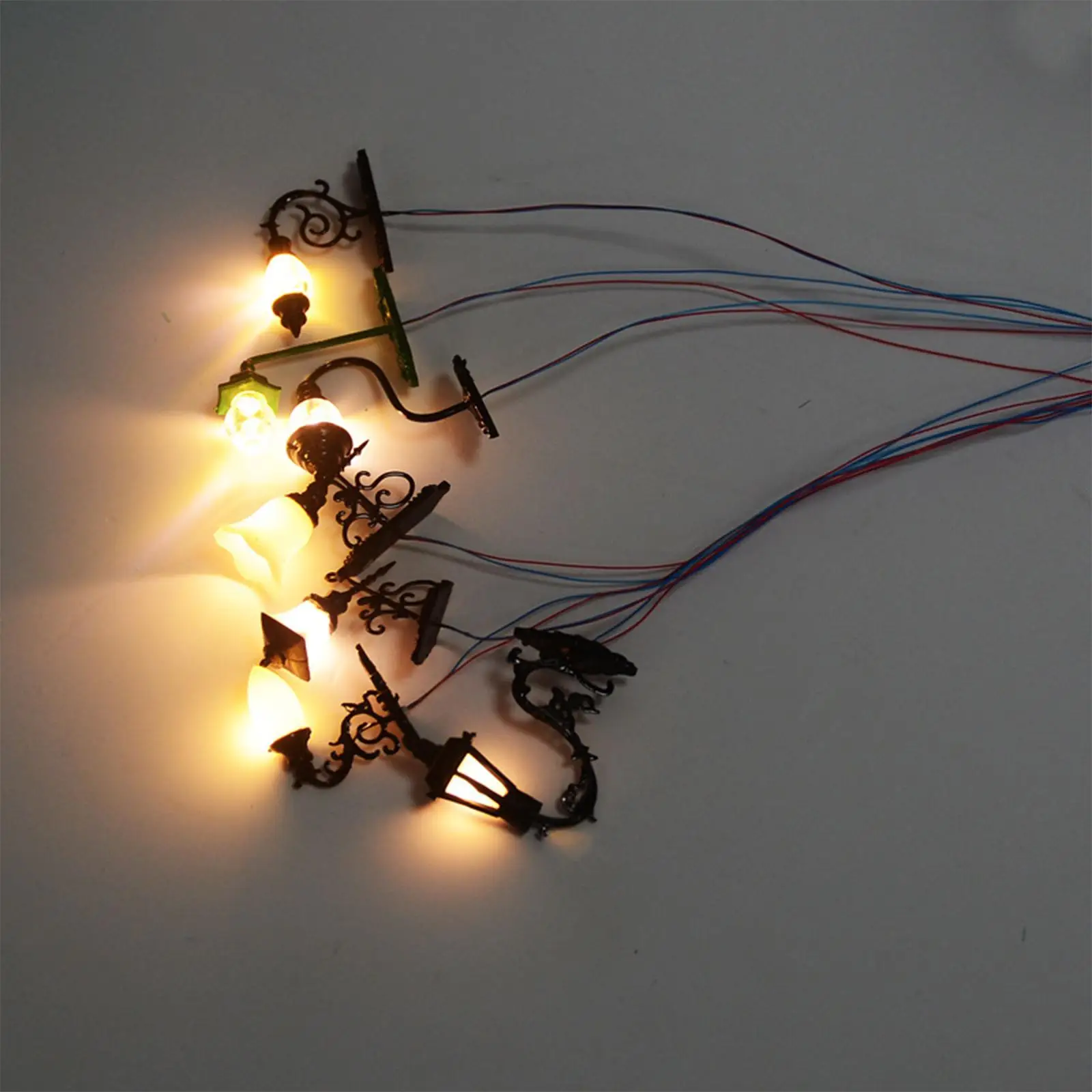 

5Pcs Mini Miniature Street Light Model Simulation Miniature LED Light Model Wall Lamp for Living Room Christmas Supplies
