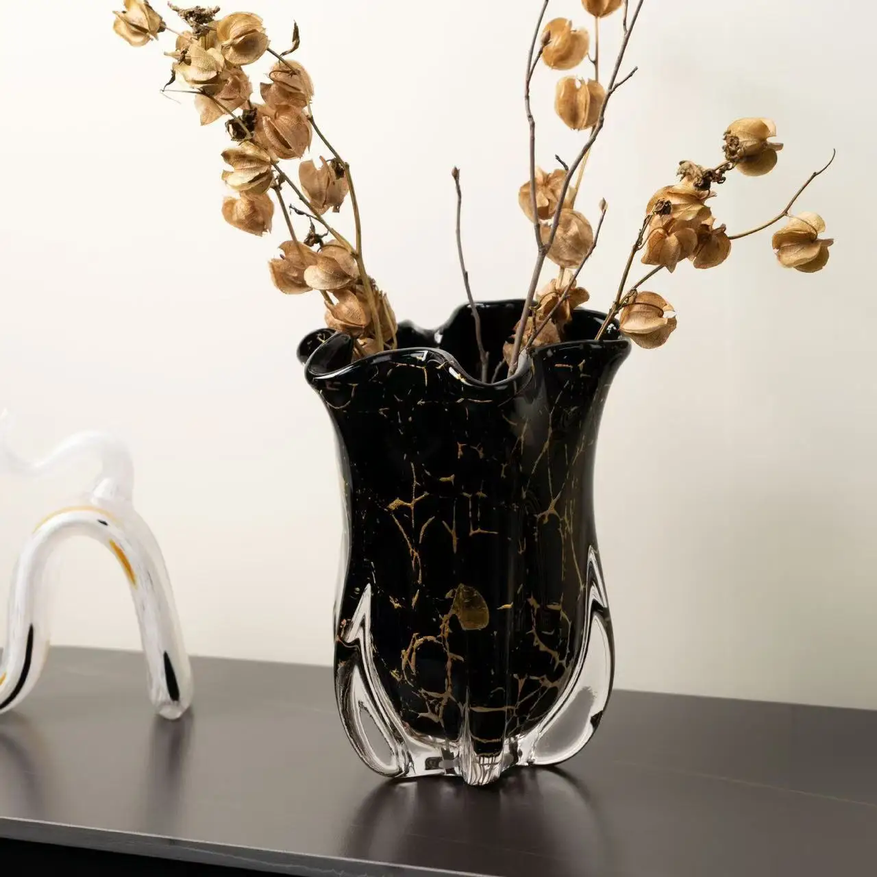 Light luxury high-end black gold large-diameter glass vase hotel model room dining table table decoration high-end vase