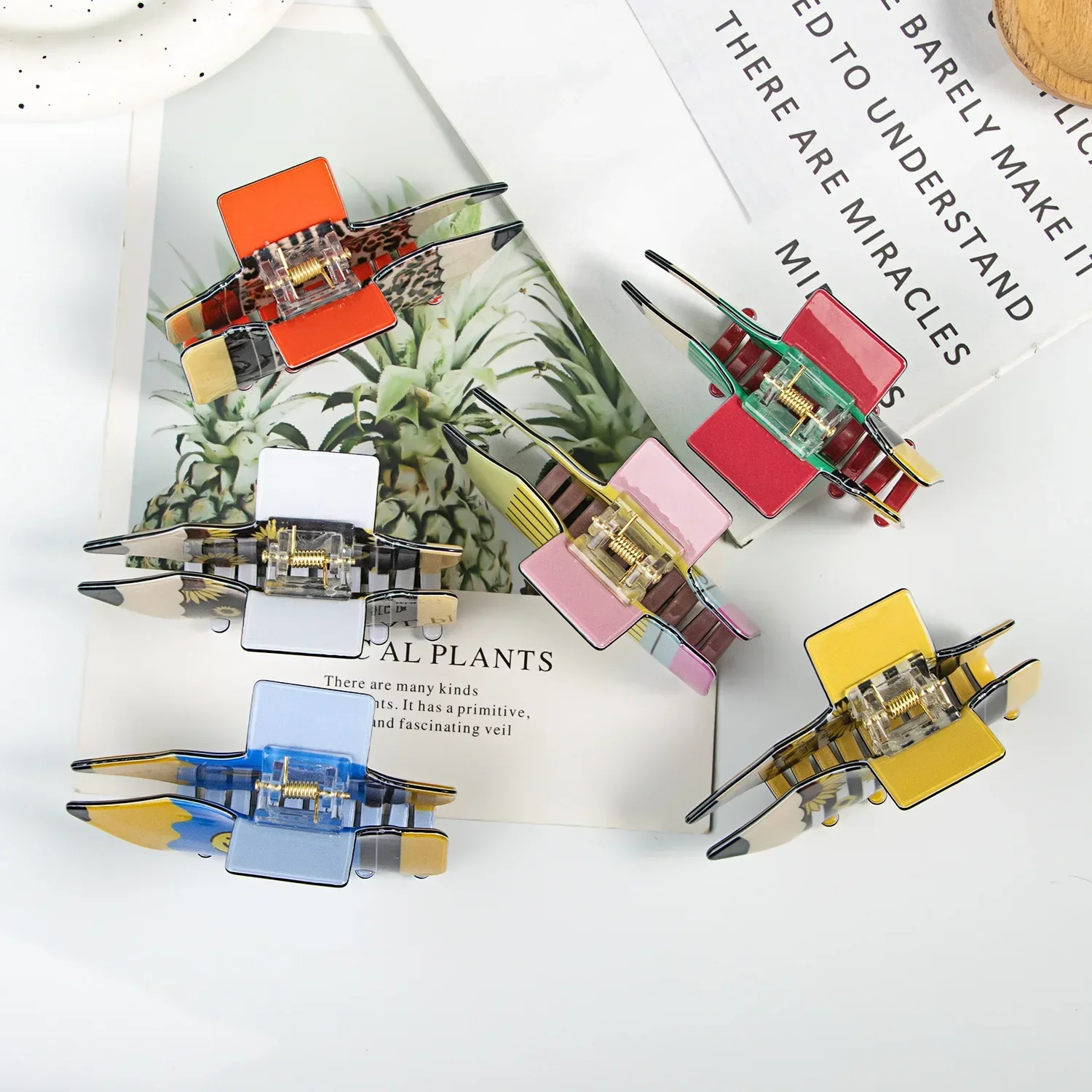 Рисунок 5 - Милые большие акриловые заколки